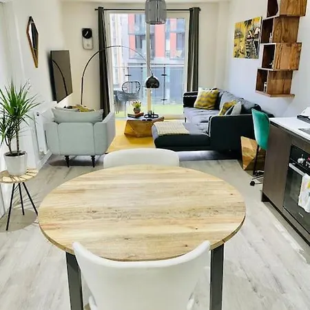 Eclectic Dwelling Apartment Manchester Exterior photo